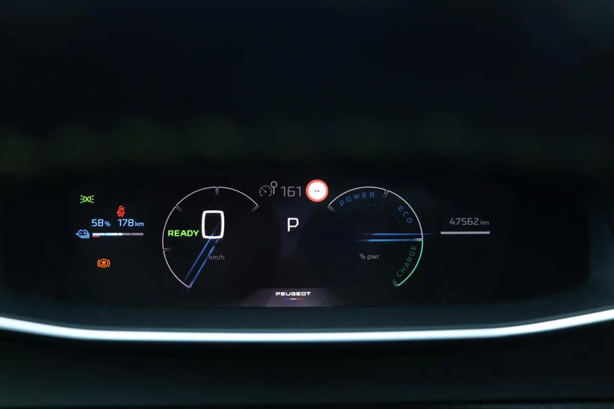 EV 54 kWh |GT| Panodak AdaptiveCruise AppleCarplay 18'Inch 360View Blackbeauty! 47000KM BJ2024