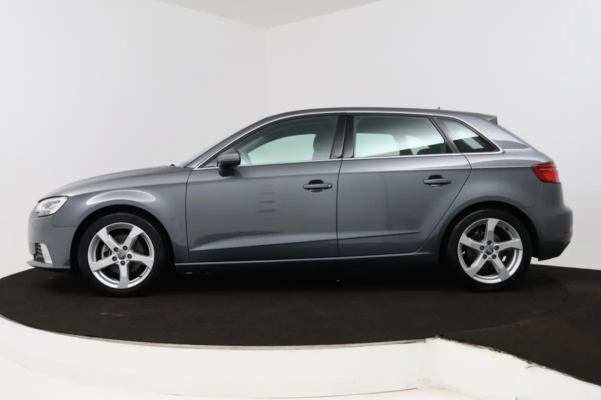 1.0 TFSI Sport Lease Edition Automaat (PARKEERSENSOREN, NAVIGATIE, CRUISE CONTROL, AUTOMAA