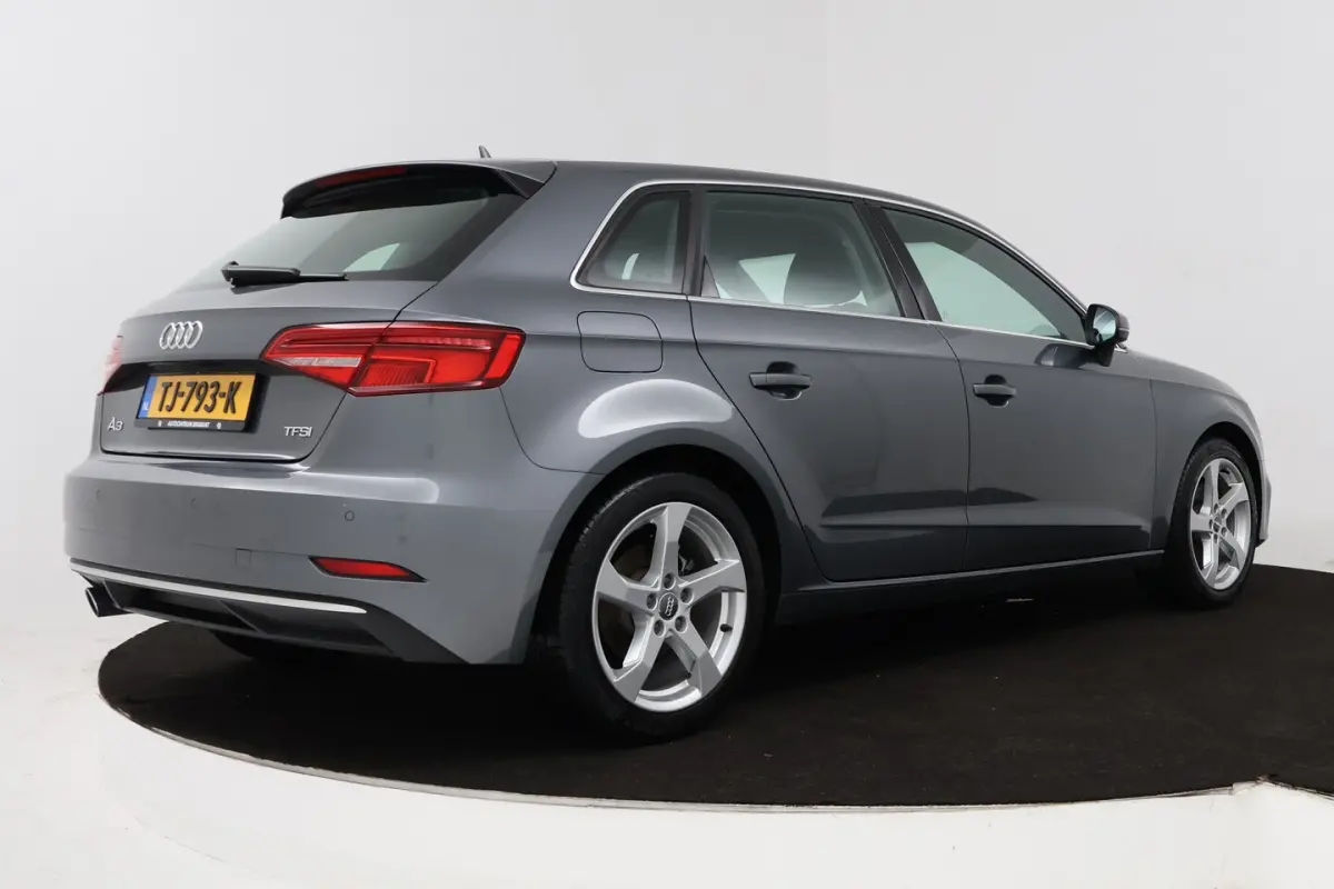 1.0 TFSI Sport Lease Edition Automaat (PARKEERSENSOREN, NAVIGATIE, CRUISE CONTROL, AUTOMAA