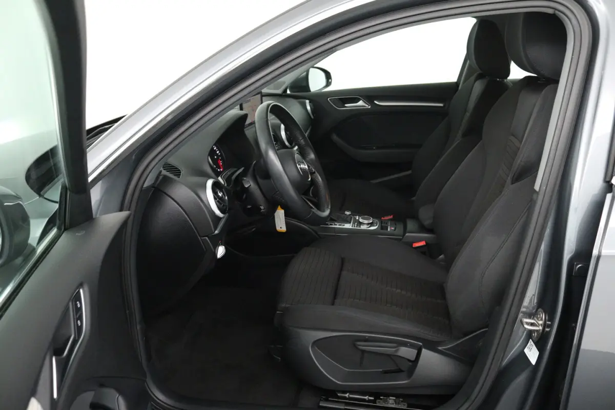 1.0 TFSI Sport Lease Edition Automaat (PARKEERSENSOREN, NAVIGATIE, CRUISE CONTROL, AUTOMAA