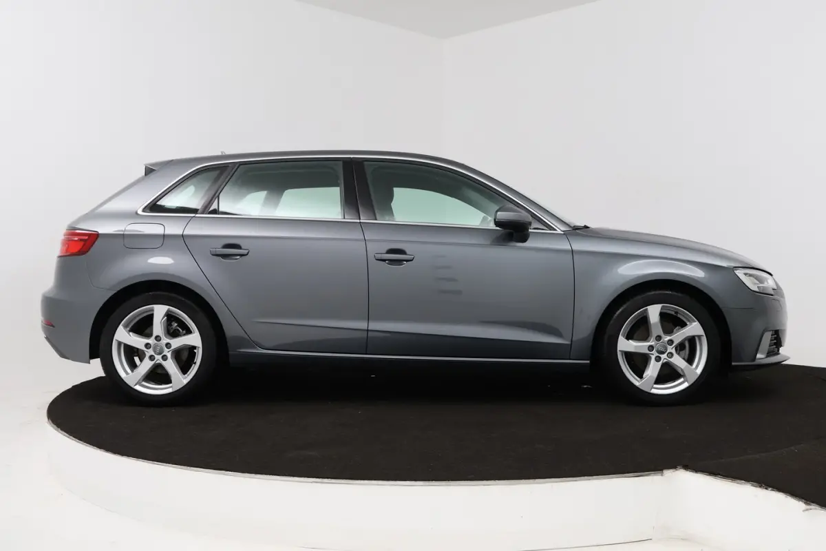 1.0 TFSI Sport Lease Edition Automaat (PARKEERSENSOREN, NAVIGATIE, CRUISE CONTROL, AUTOMAA