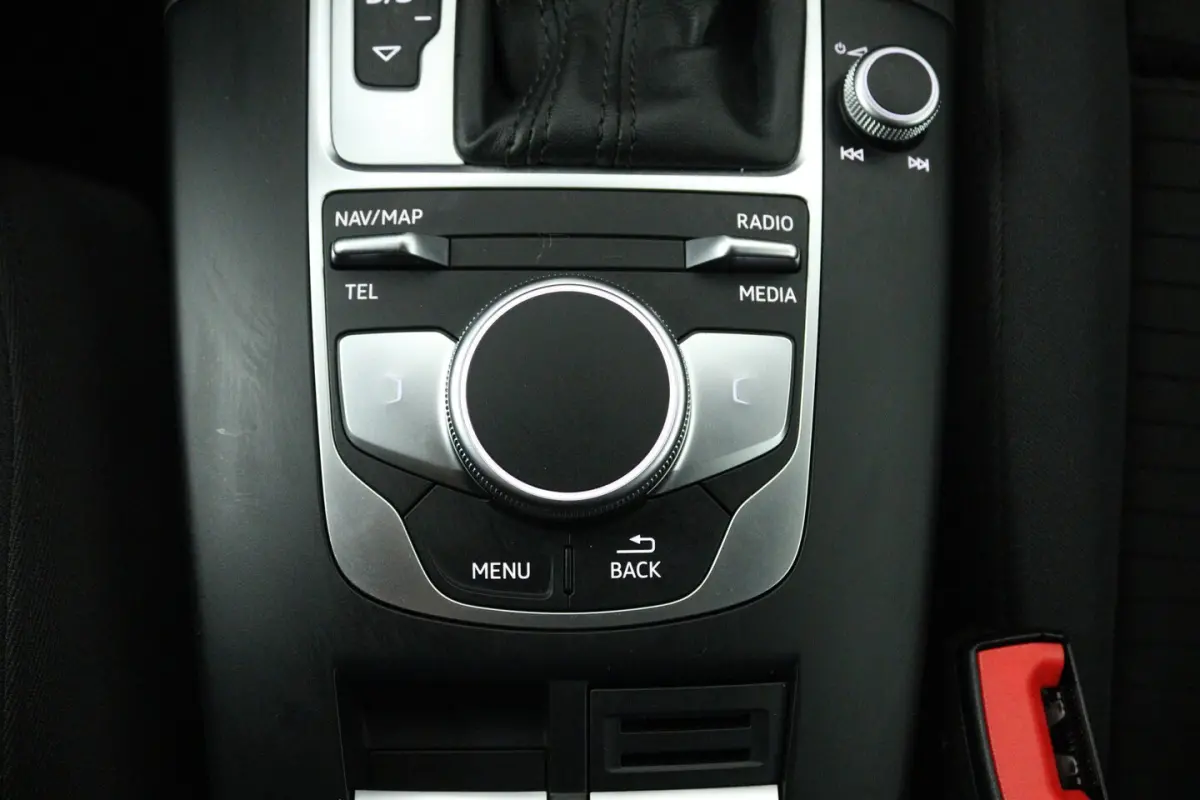 1.0 TFSI Sport Lease Edition Automaat (PARKEERSENSOREN, NAVIGATIE, CRUISE CONTROL, AUTOMAA