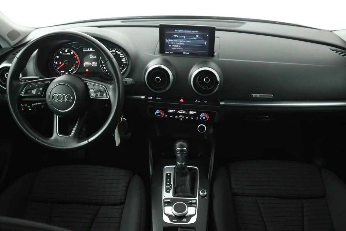 1.0 TFSI Sport Lease Edition Automaat (PARKEERSENSOREN, NAVIGATIE, CRUISE CONTROL, AUTOMAA