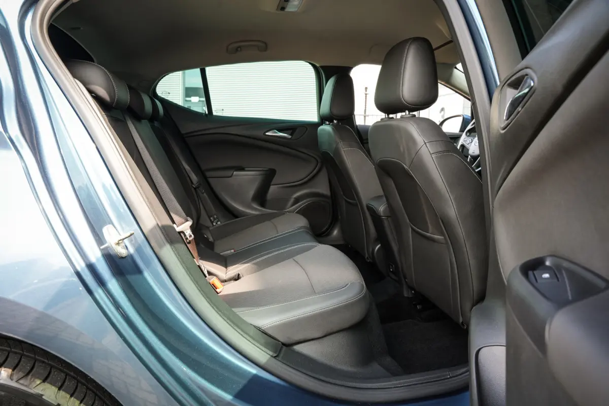 1.6 SIDI 200pk Innovation | 1e Eigenaar | ECC | CC | DAB+ | CarPlay | Keyless |Camera |