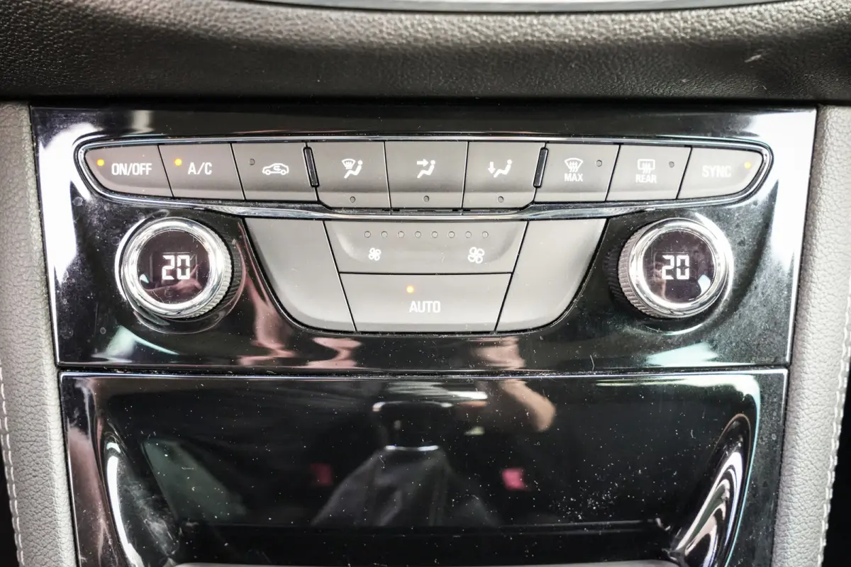 1.6 SIDI 200pk Innovation | 1e Eigenaar | ECC | CC | DAB+ | CarPlay | Keyless |Camera |
