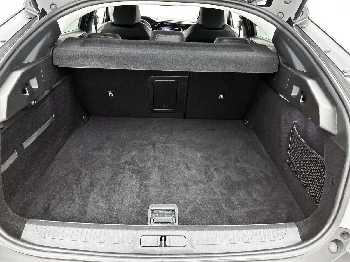 1.6 180pk HYbrid Allure Automaat | Trekhaak | 360 Camera | Navigatie | Climate Control | Adaptieve Cruise Control | 19"LMV | Dodehoekdetectie |