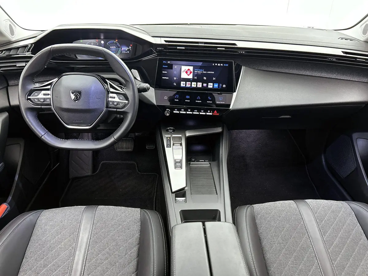 1.6 180pk HYbrid Allure Automaat | Trekhaak | 360 Camera | Navigatie | Climate Control | Adaptieve Cruise Control | 19"LMV | Dodehoekdetectie |