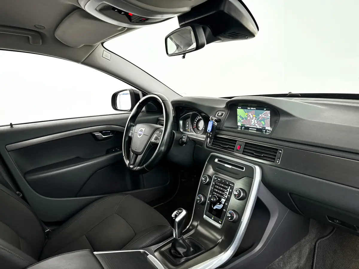 2.0 D2 Classic Edition | Park assist | Standkachel | Stoelverwarming | Navigatie