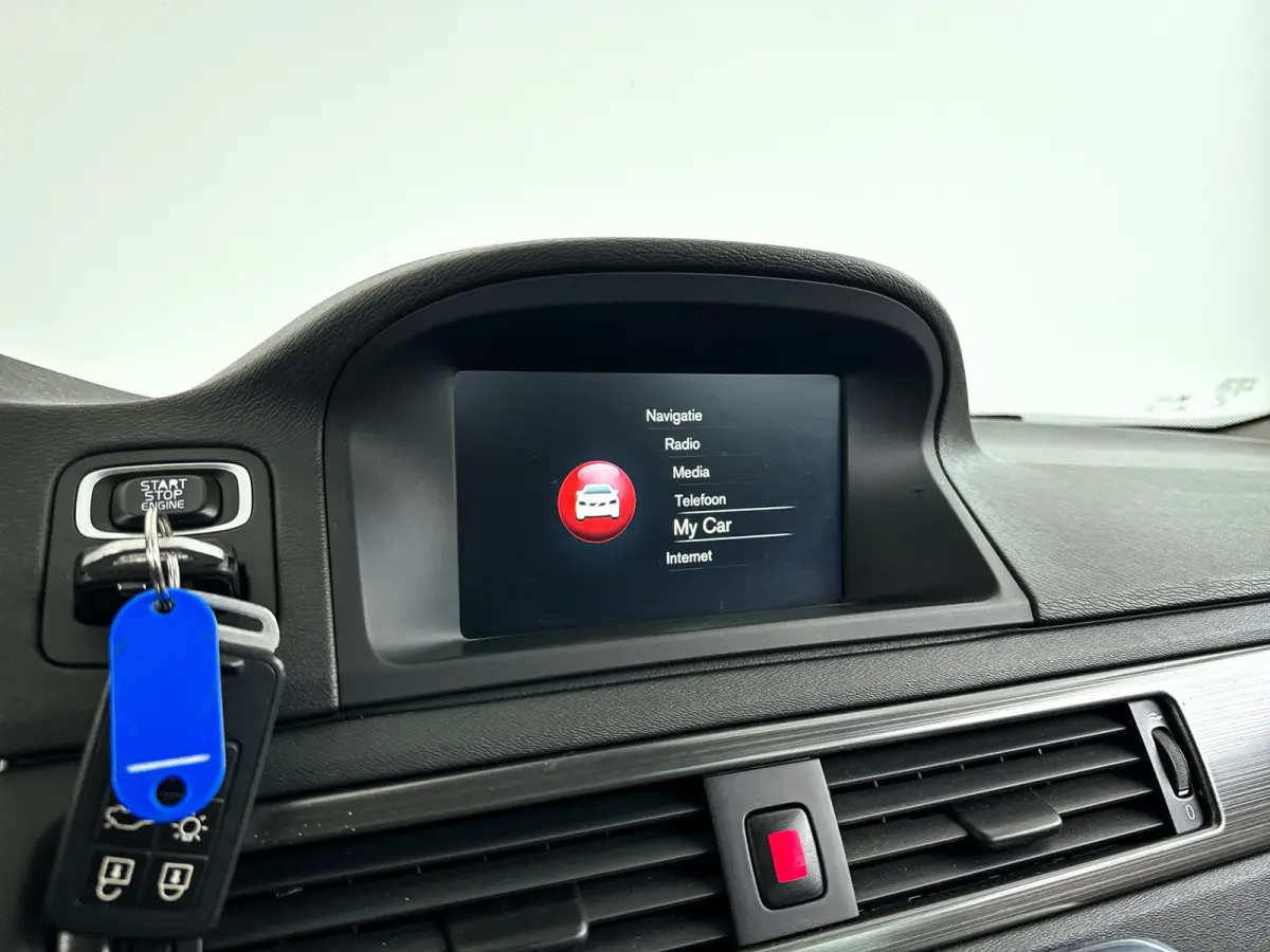 2.0 D2 Classic Edition | Park assist | Standkachel | Stoelverwarming | Navigatie