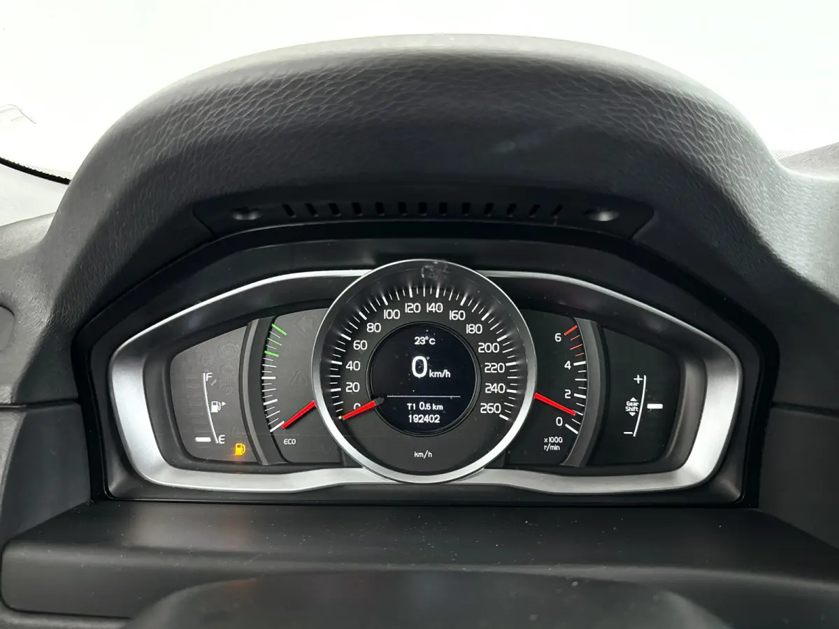 2.0 D2 Classic Edition | Park assist | Standkachel | Stoelverwarming | Navigatie