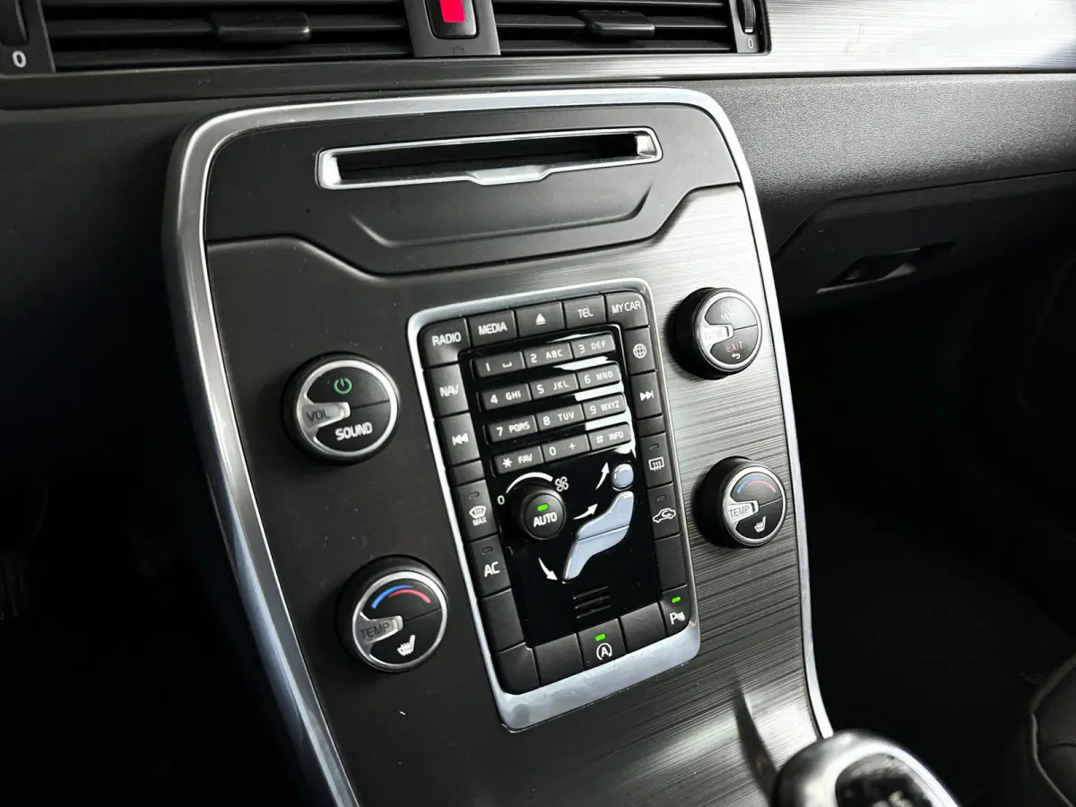 2.0 D2 Classic Edition | Park assist | Standkachel | Stoelverwarming | Navigatie