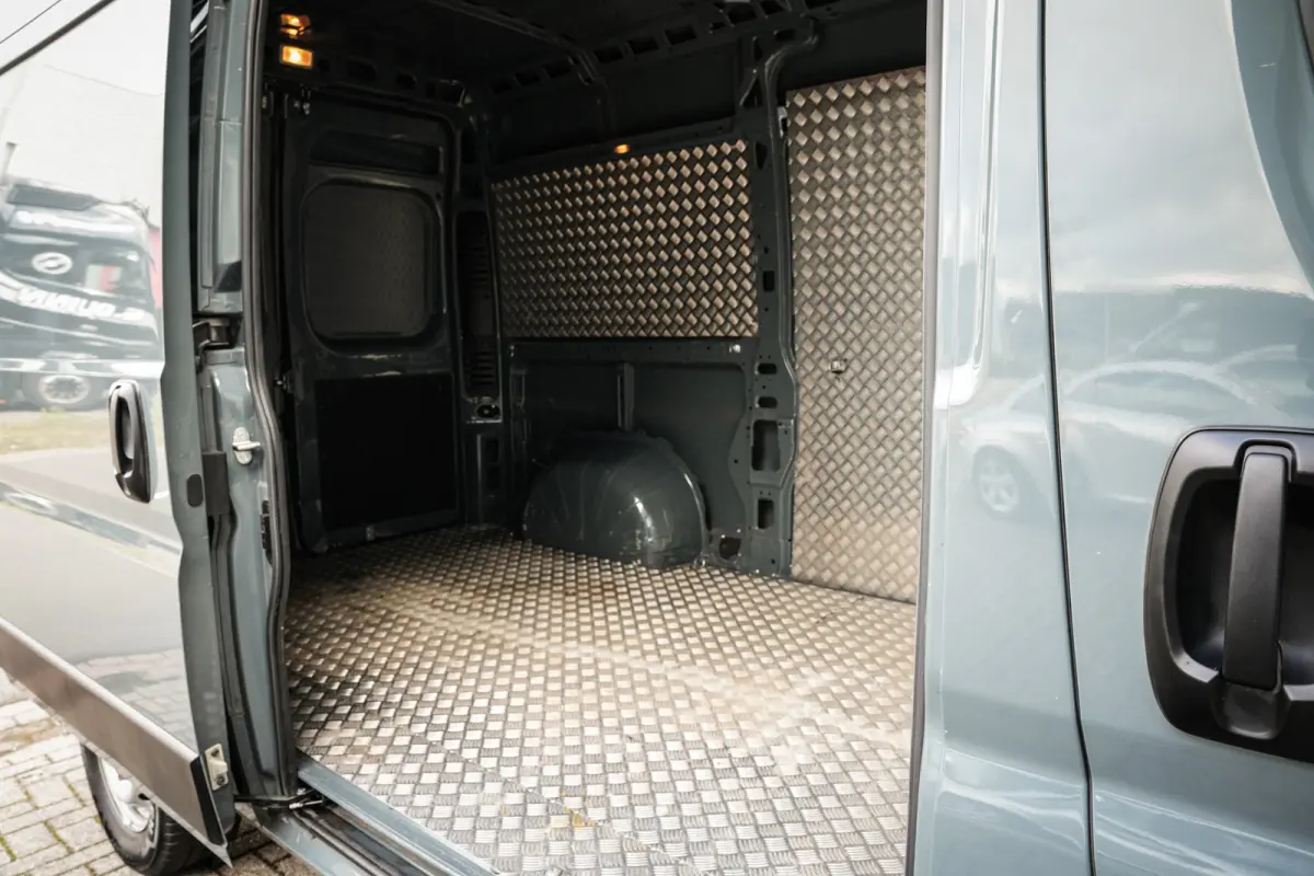 2.2 MJ 145pk L2H2 | Airco | Navigatie | Camera | Trekhaak | Imperiaal | Ladder | EURO6 |