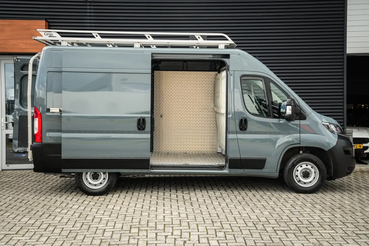 2.2 MJ 145pk L2H2 | Airco | Navigatie | Camera | Trekhaak | Imperiaal | Ladder | EURO6 |