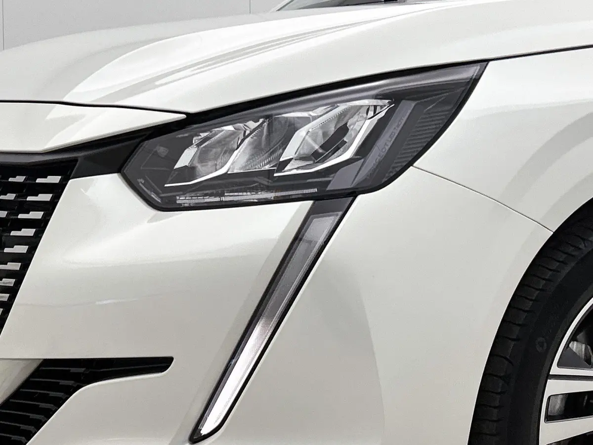 1.2 100pk Allure Pack | Navigatie | Climate Control | Cruise Control | Camera | LED | 16"LMV | Apple Carplay/Android Auto |