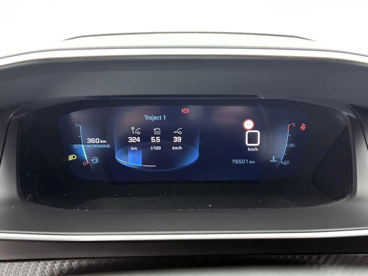 1.2 100pk Allure Pack | Navigatie | Climate Control | Cruise Control | Camera | LED | 16"LMV | Apple Carplay/Android Auto |