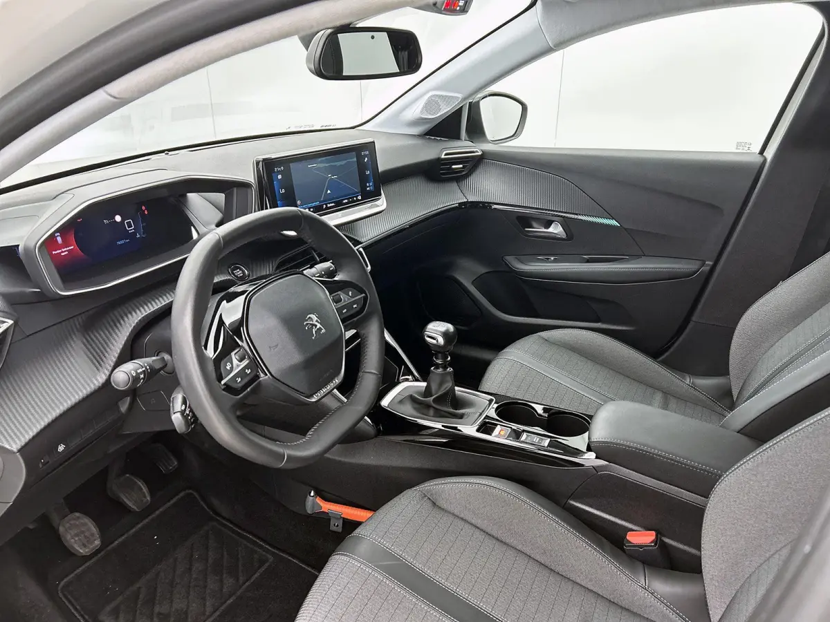 1.2 100pk Allure Pack | Navigatie | Climate Control | Cruise Control | Camera | LED | 16"LMV | Apple Carplay/Android Auto |