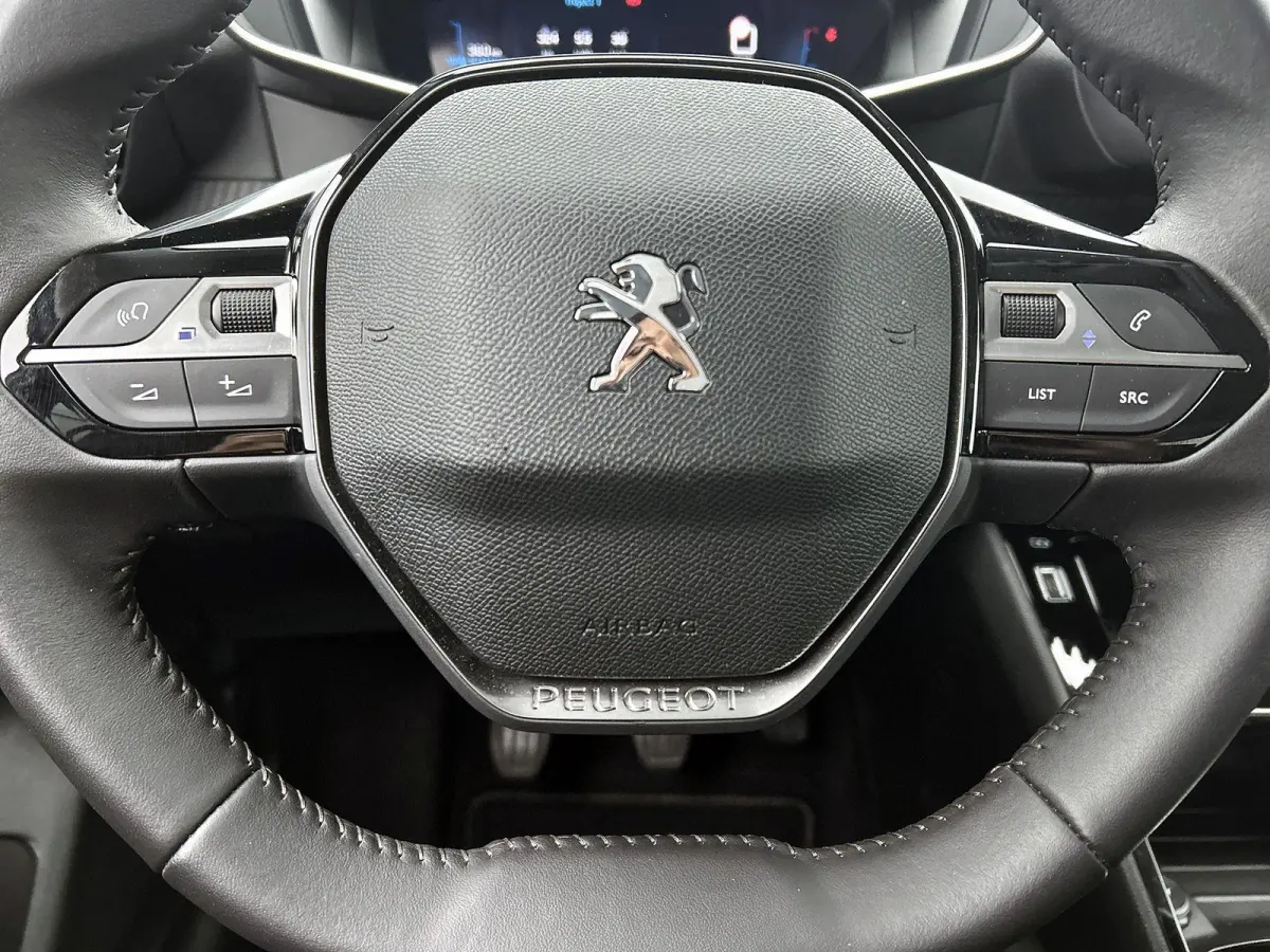 1.2 100pk Allure Pack | Navigatie | Climate Control | Cruise Control | Camera | LED | 16"LMV | Apple Carplay/Android Auto |