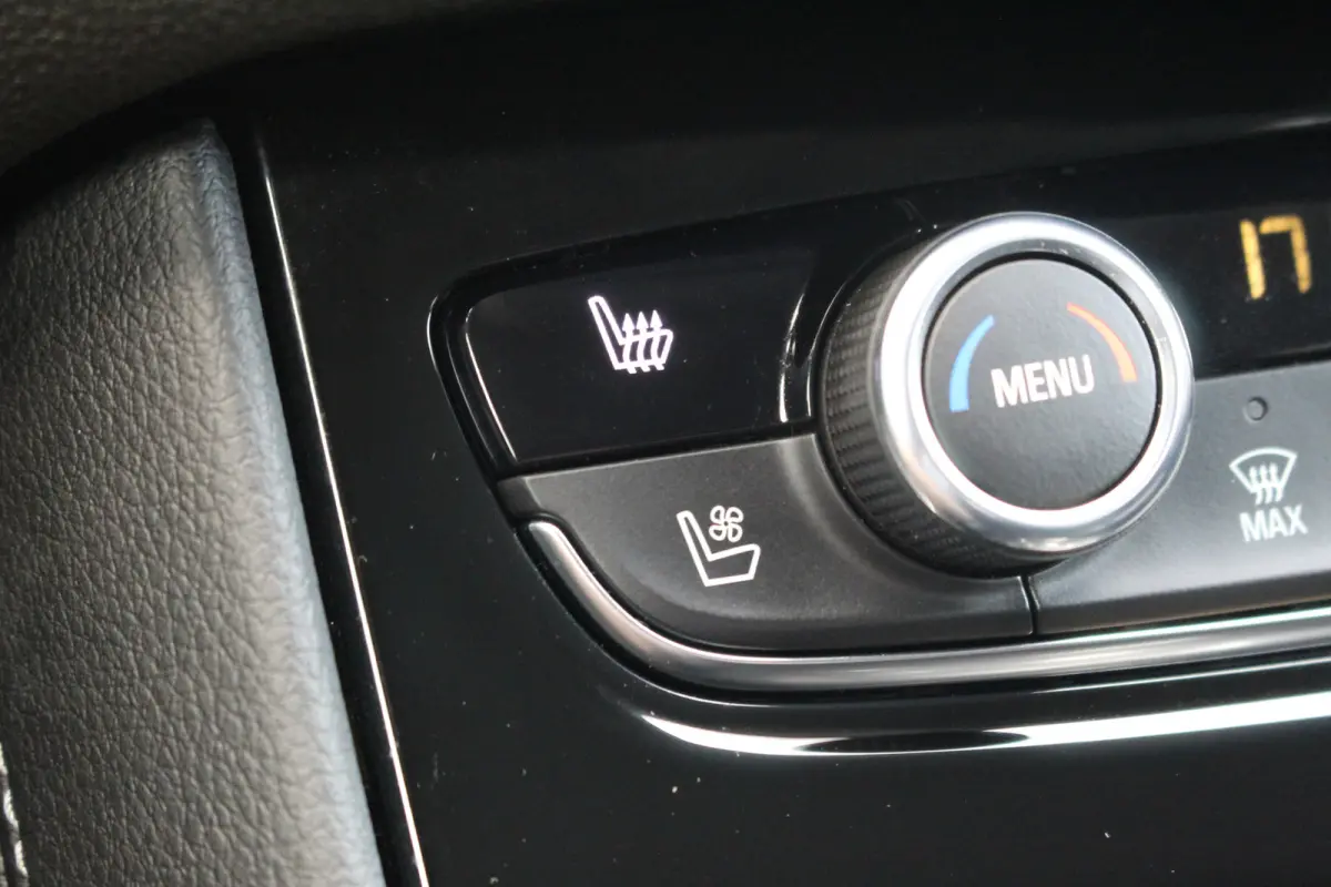 1.6 Turbo Plug-In Hybrid Business Elegance | Afn Trekhaak | Camera | Stoelverw. & Vert | Carplay | Adapt Cruise | Dodehoeksens. | Navi | LED | Afn Trekhaak | Camera | Stoelverw. & Vert | Car