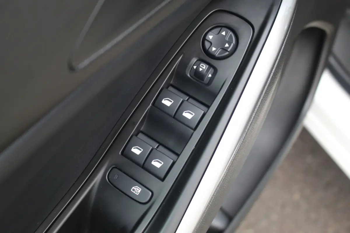 1.6 Turbo Plug-In Hybrid Business Elegance | Afn Trekhaak | Camera | Stoelverw. & Vert | Carplay | Adapt Cruise | Dodehoeksens. | Navi | LED | Afn Trekhaak | Camera | Stoelverw. & Vert | Car
