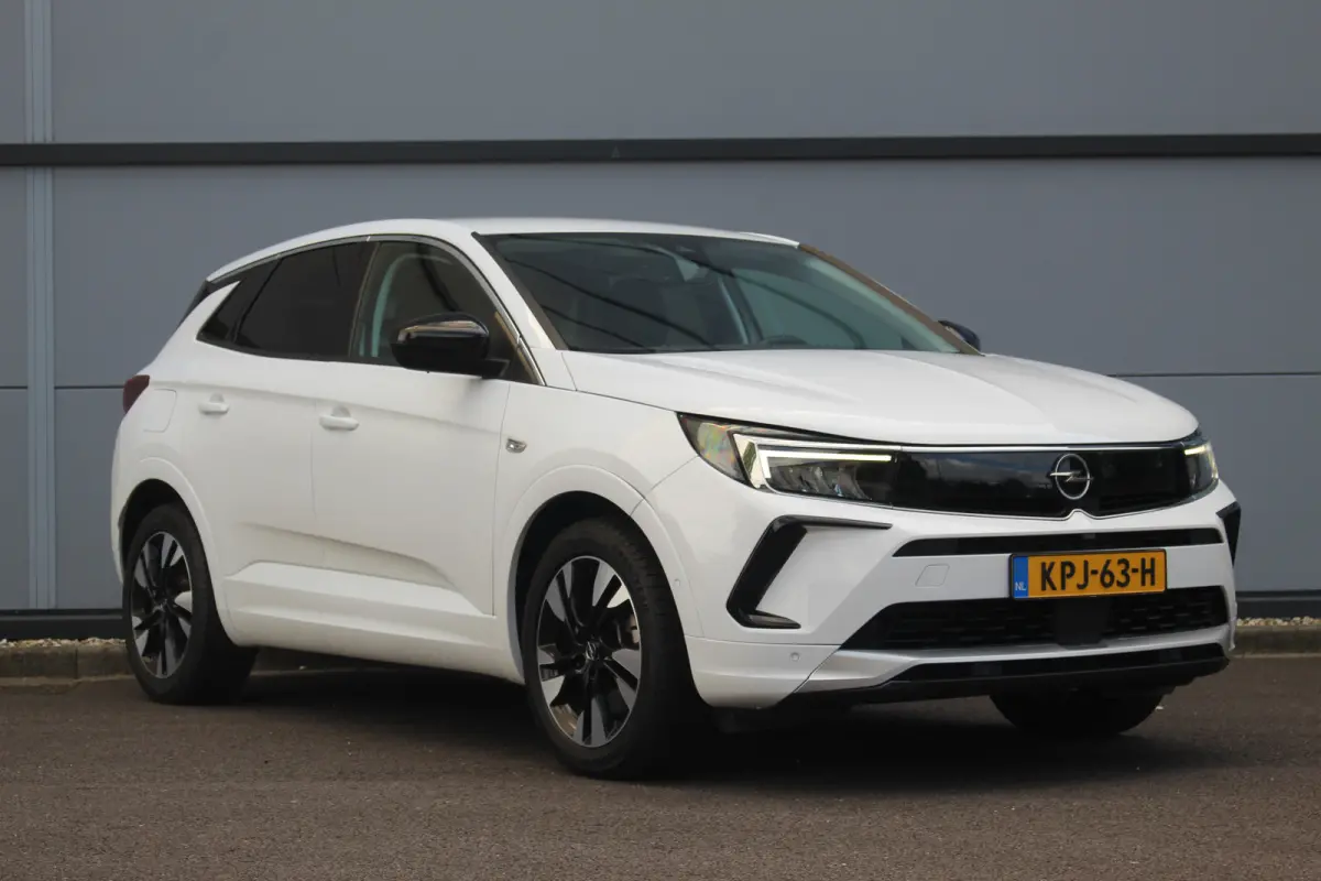 1.6 Turbo Plug-In Hybrid Business Elegance | Afn Trekhaak | Camera | Stoelverw. & Vert | Carplay | Adapt Cruise | Dodehoeksens. | Navi | LED | Afn Trekhaak | Camera | Stoelverw. & Vert | Car