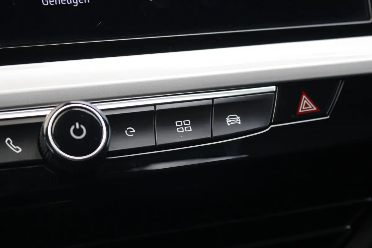 1.6 Turbo Plug-In Hybrid Business Elegance | Afn Trekhaak | Camera | Stoelverw. & Vert | Carplay | Adapt Cruise | Dodehoeksens. | Navi | LED | Afn Trekhaak | Camera | Stoelverw. & Vert | Car