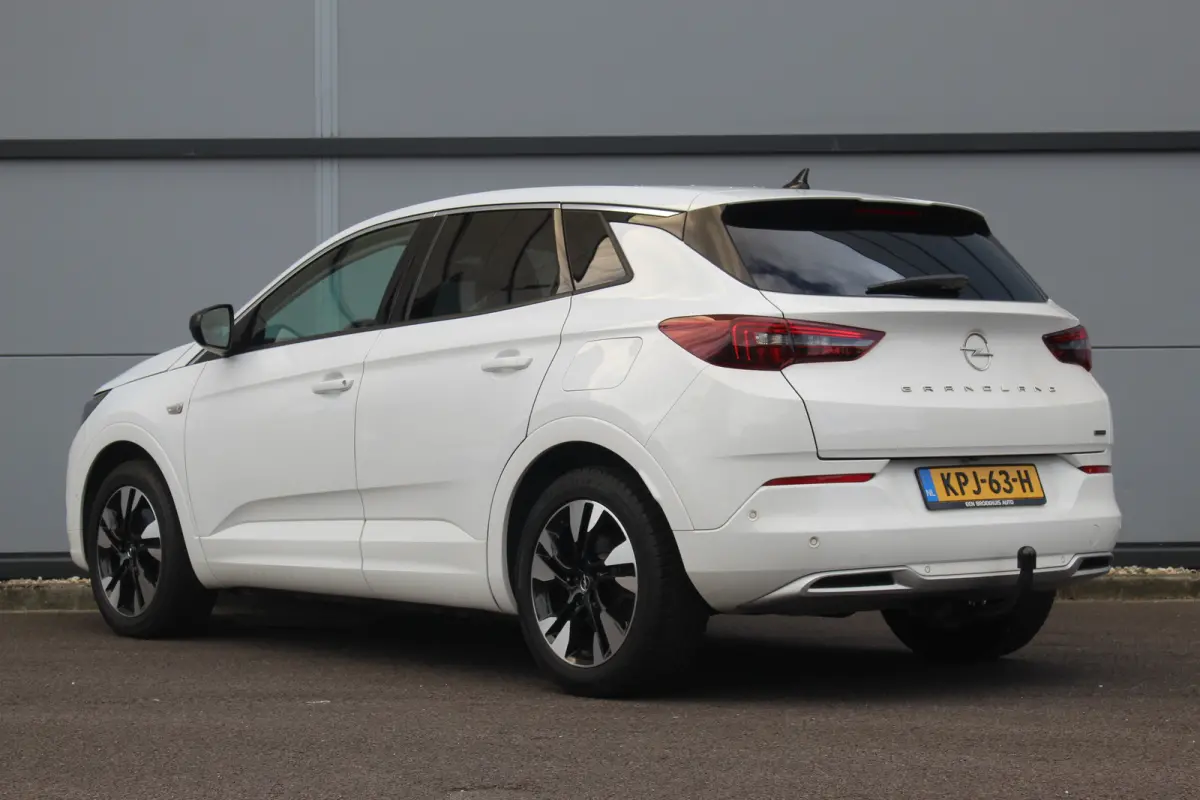 1.6 Turbo Plug-In Hybrid Business Elegance | Afn Trekhaak | Camera | Stoelverw. & Vert | Carplay | Adapt Cruise | Dodehoeksens. | Navi | LED | Afn Trekhaak | Camera | Stoelverw. & Vert | Car