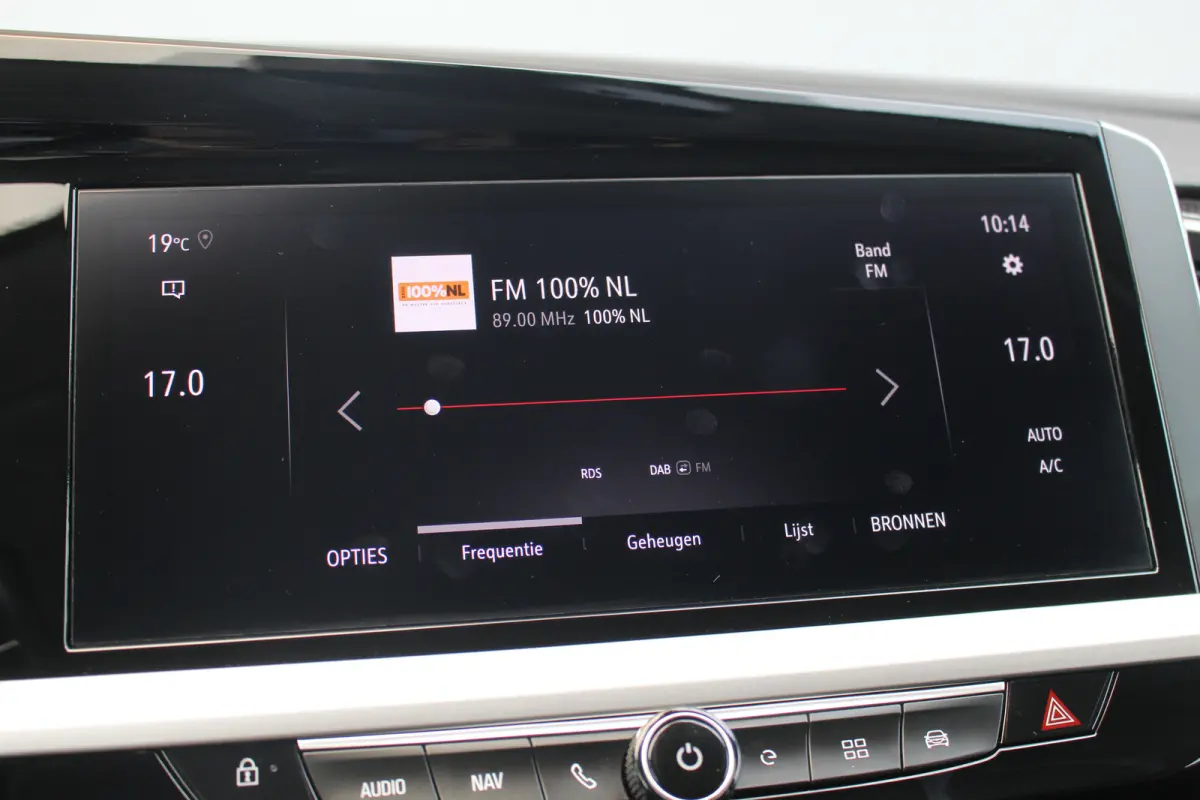 1.6 Turbo Plug-In Hybrid Business Elegance | Afn Trekhaak | Camera | Stoelverw. & Vert | Carplay | Adapt Cruise | Dodehoeksens. | Navi | LED | Afn Trekhaak | Camera | Stoelverw. & Vert | Car