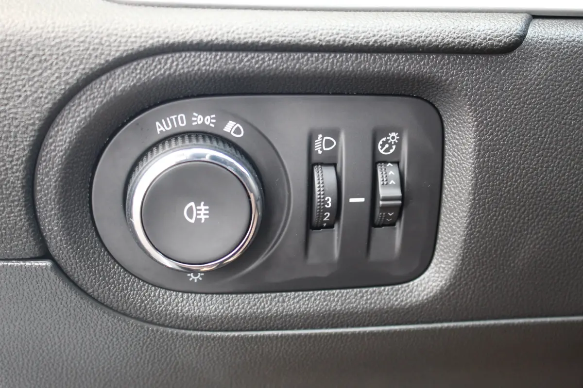 1.6 Turbo Plug-In Hybrid Business Elegance | Afn Trekhaak | Camera | Stoelverw. & Vert | Carplay | Adapt Cruise | Dodehoeksens. | Navi | LED | Afn Trekhaak | Camera | Stoelverw. & Vert | Car