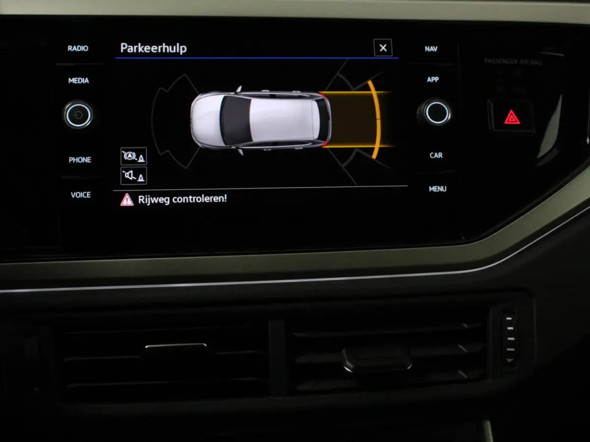 1.0 TSI Move DSG Navigatie Apple Carplay/Android Auto Airco Digitale Cockpit Adaptive Cruise Control Lichtmetalen Velgen Parkeer sensoren V+A Stoelverwarming