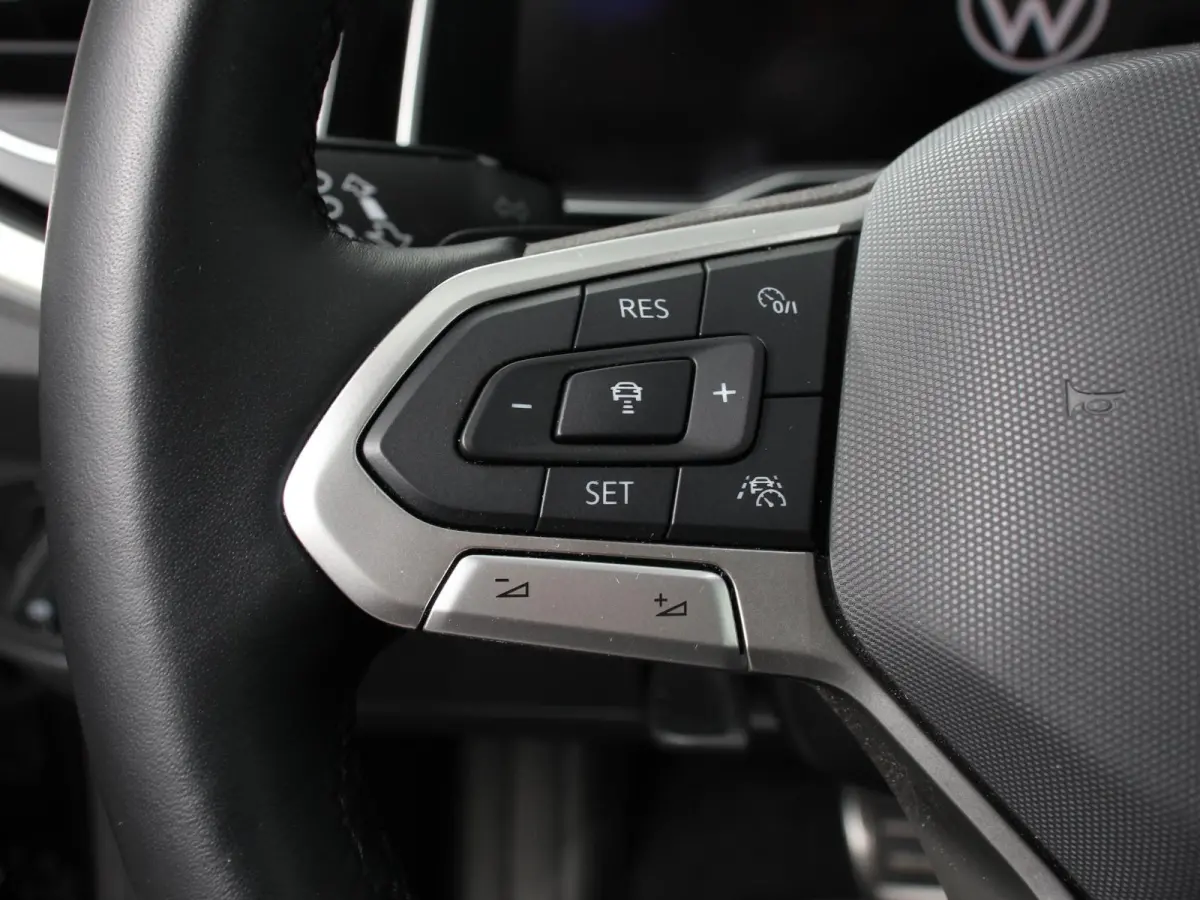 1.0 TSI Move DSG Navigatie Apple Carplay/Android Auto Airco Digitale Cockpit Adaptive Cruise Control Lichtmetalen Velgen Parkeer sensoren V+A Stoelverwarming