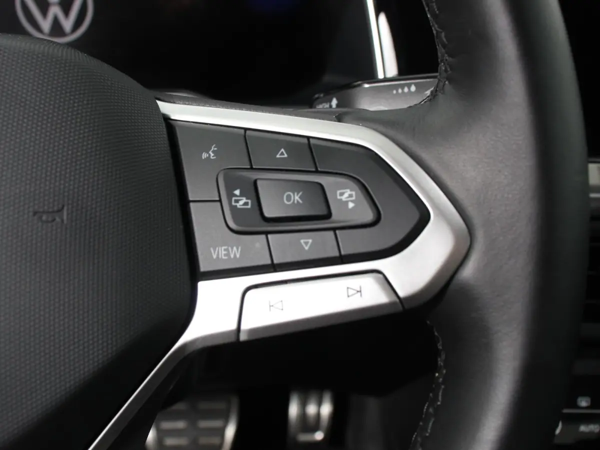 1.0 TSI Move DSG Navigatie Apple Carplay/Android Auto Airco Digitale Cockpit Adaptive Cruise Control Lichtmetalen Velgen Parkeer sensoren V+A Stoelverwarming