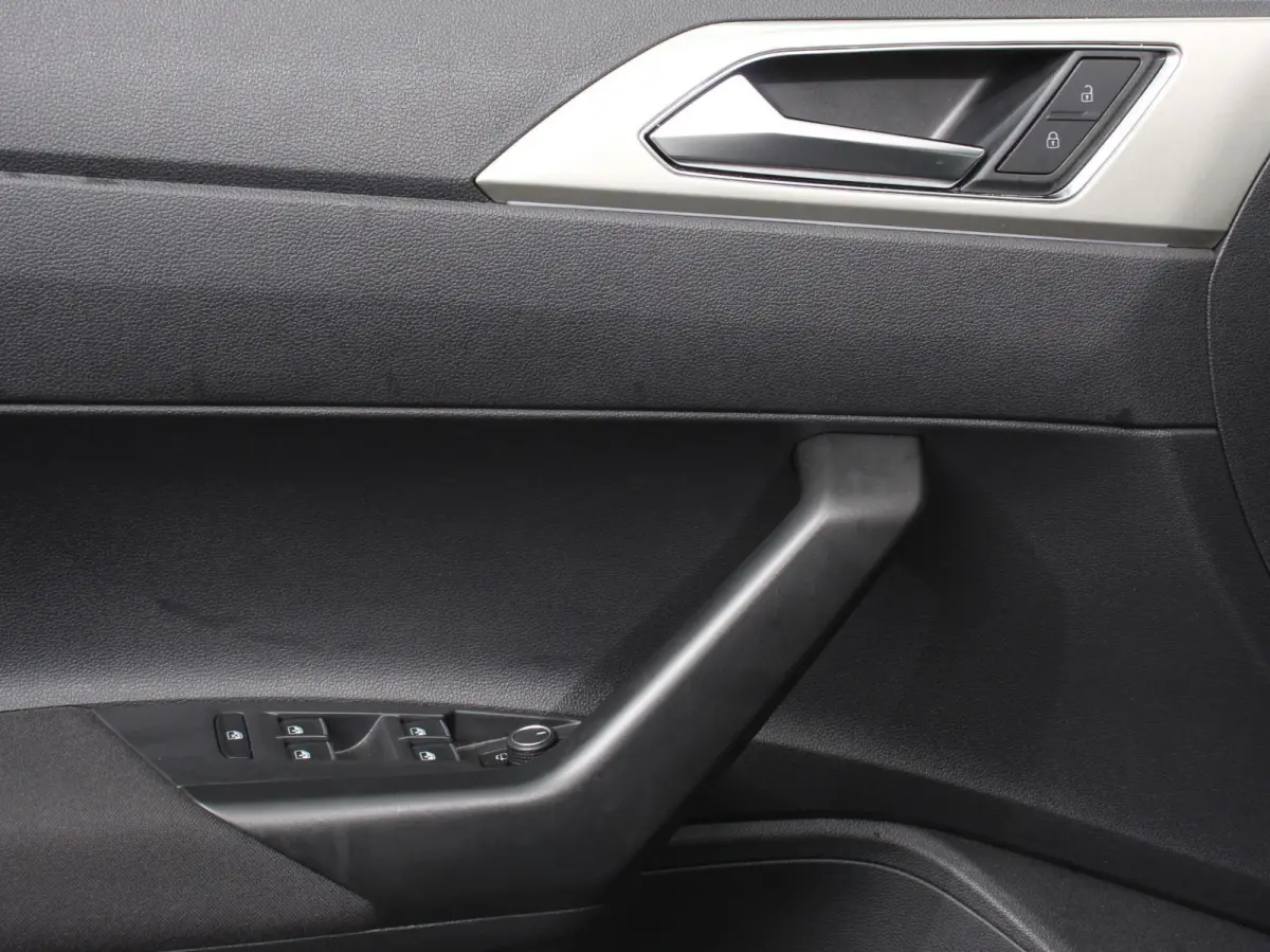 1.0 TSI Move DSG Navigatie Apple Carplay/Android Auto Airco Digitale Cockpit Adaptive Cruise Control Lichtmetalen Velgen Parkeer sensoren V+A Stoelverwarming