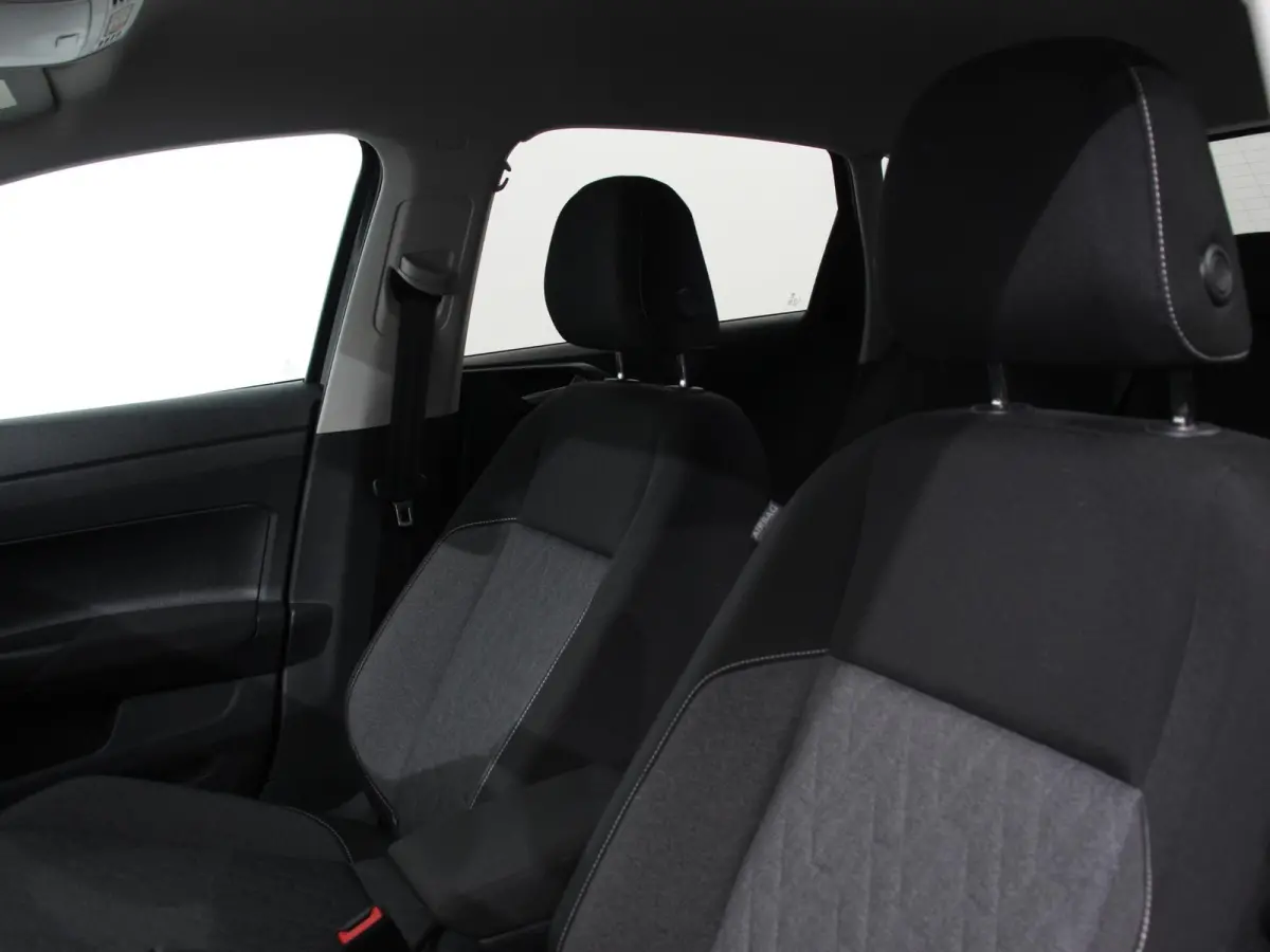 1.0 TSI Move DSG Navigatie Apple Carplay/Android Auto Airco Digitale Cockpit Adaptive Cruise Control Lichtmetalen Velgen Parkeer sensoren V+A Stoelverwarming