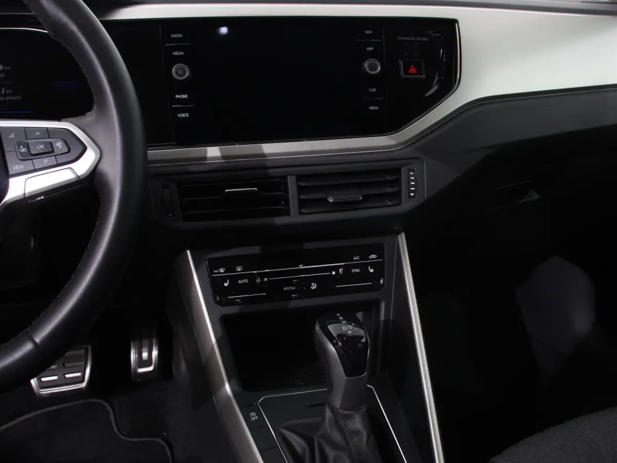 1.0 TSI Move DSG Navigatie Apple Carplay/Android Auto Airco Digitale Cockpit Adaptive Cruise Control Lichtmetalen Velgen Parkeer sensoren V+A Stoelverwarming