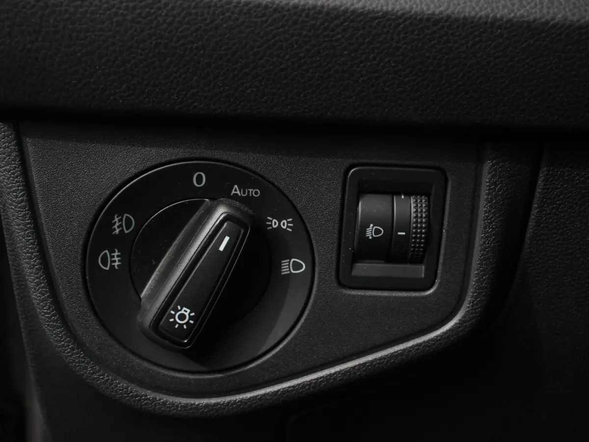 1.0 TSI Move DSG Navigatie Apple Carplay/Android Auto Airco Digitale Cockpit Adaptive Cruise Control Lichtmetalen Velgen Parkeer sensoren V+A Stoelverwarming