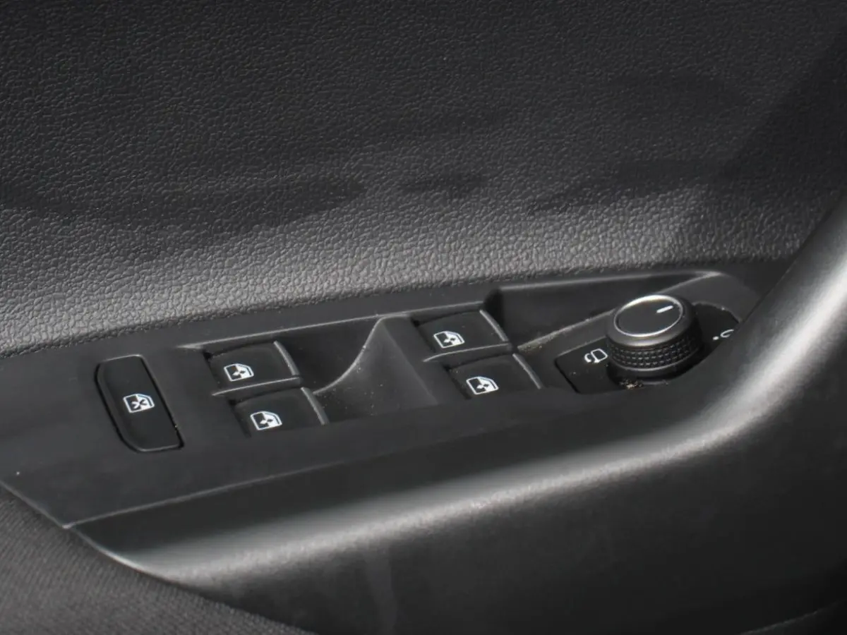 1.0 TSI Move DSG Navigatie Apple Carplay/Android Auto Airco Digitale Cockpit Adaptive Cruise Control Lichtmetalen Velgen Parkeer sensoren V+A Stoelverwarming