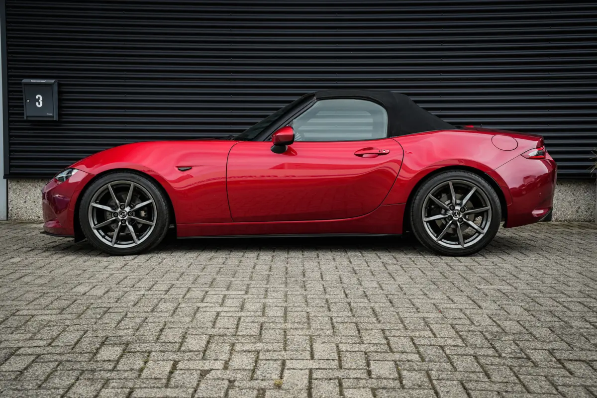 2.0 SkyActiv-G 160 GT-M | BOSE | CRUISE | NAVI | LEDER | STOELVERW. | PDC | SOUL RED | SPORTUITLAAT |