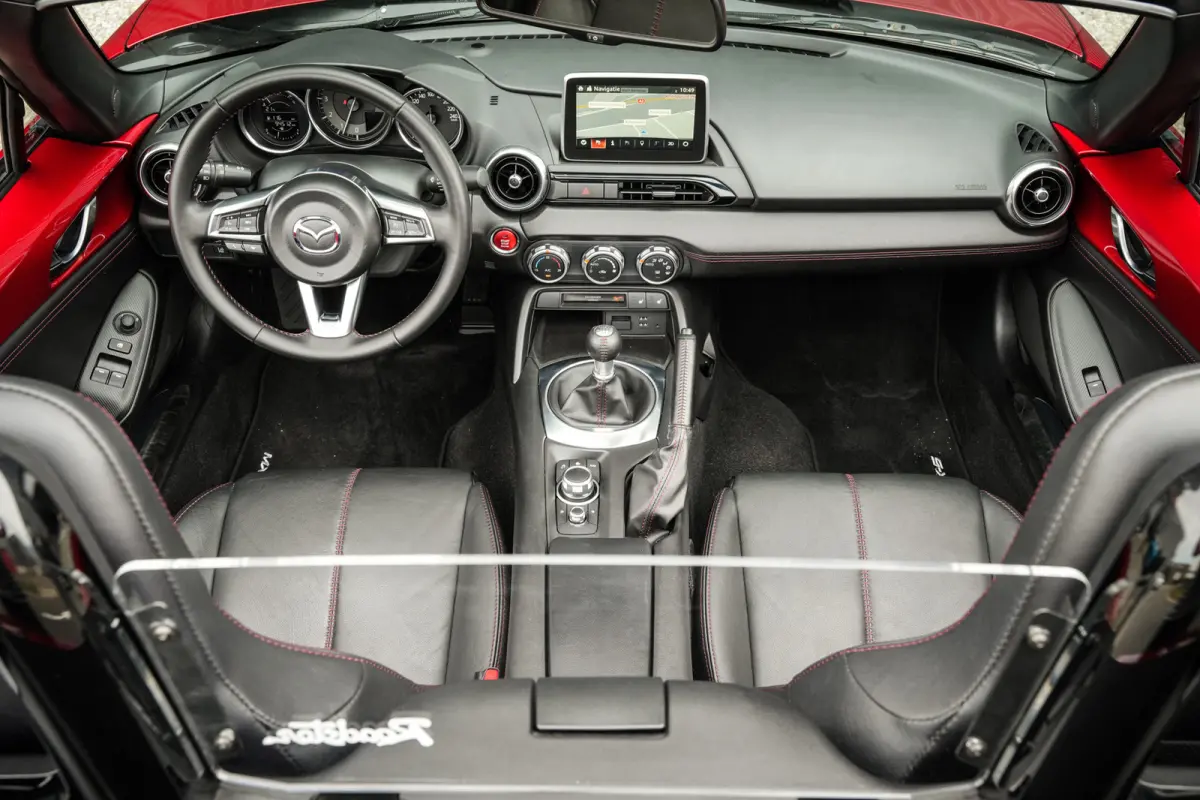 2.0 SkyActiv-G 160 GT-M | BOSE | CRUISE | NAVI | LEDER | STOELVERW. | PDC | SOUL RED | SPORTUITLAAT |