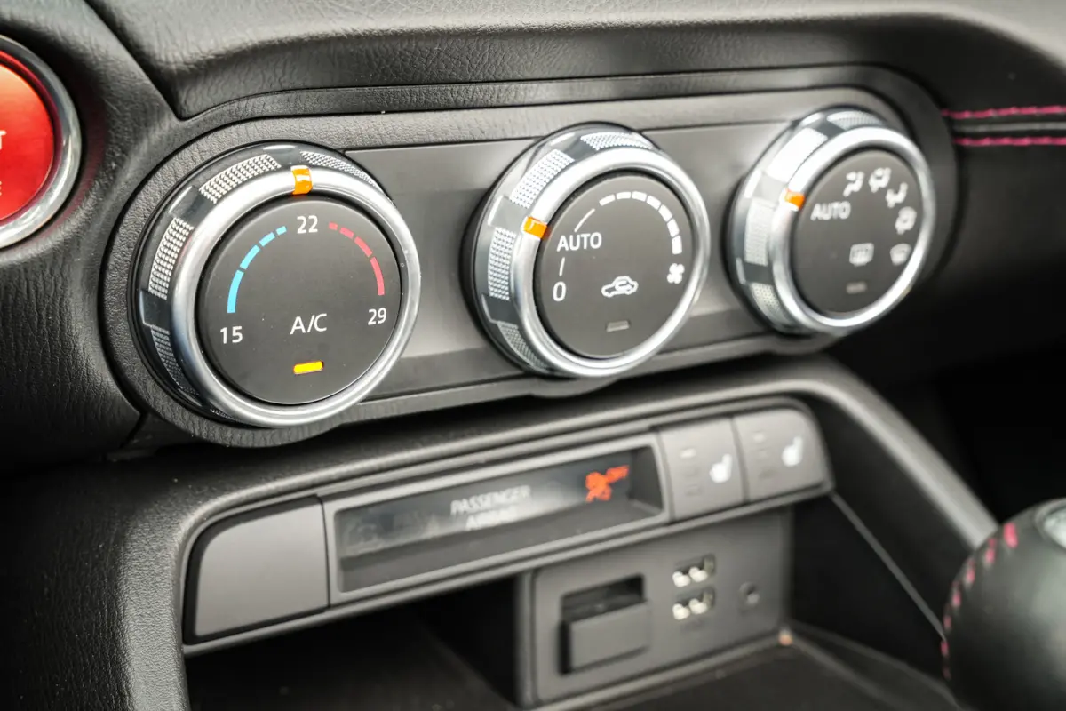 2.0 SkyActiv-G 160 GT-M | BOSE | CRUISE | NAVI | LEDER | STOELVERW. | PDC | SOUL RED | SPORTUITLAAT |