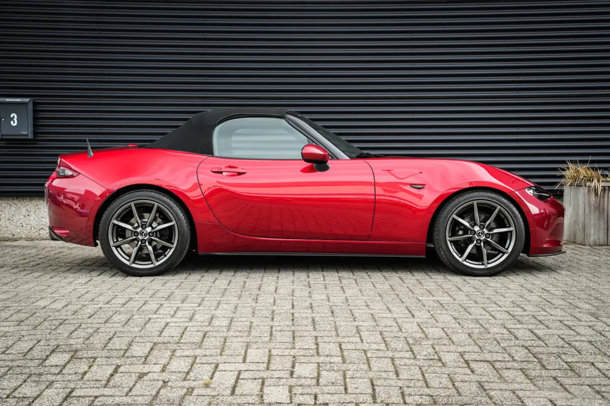 2.0 SkyActiv-G 160 GT-M | BOSE | CRUISE | NAVI | LEDER | STOELVERW. | PDC | SOUL RED | SPORTUITLAAT |