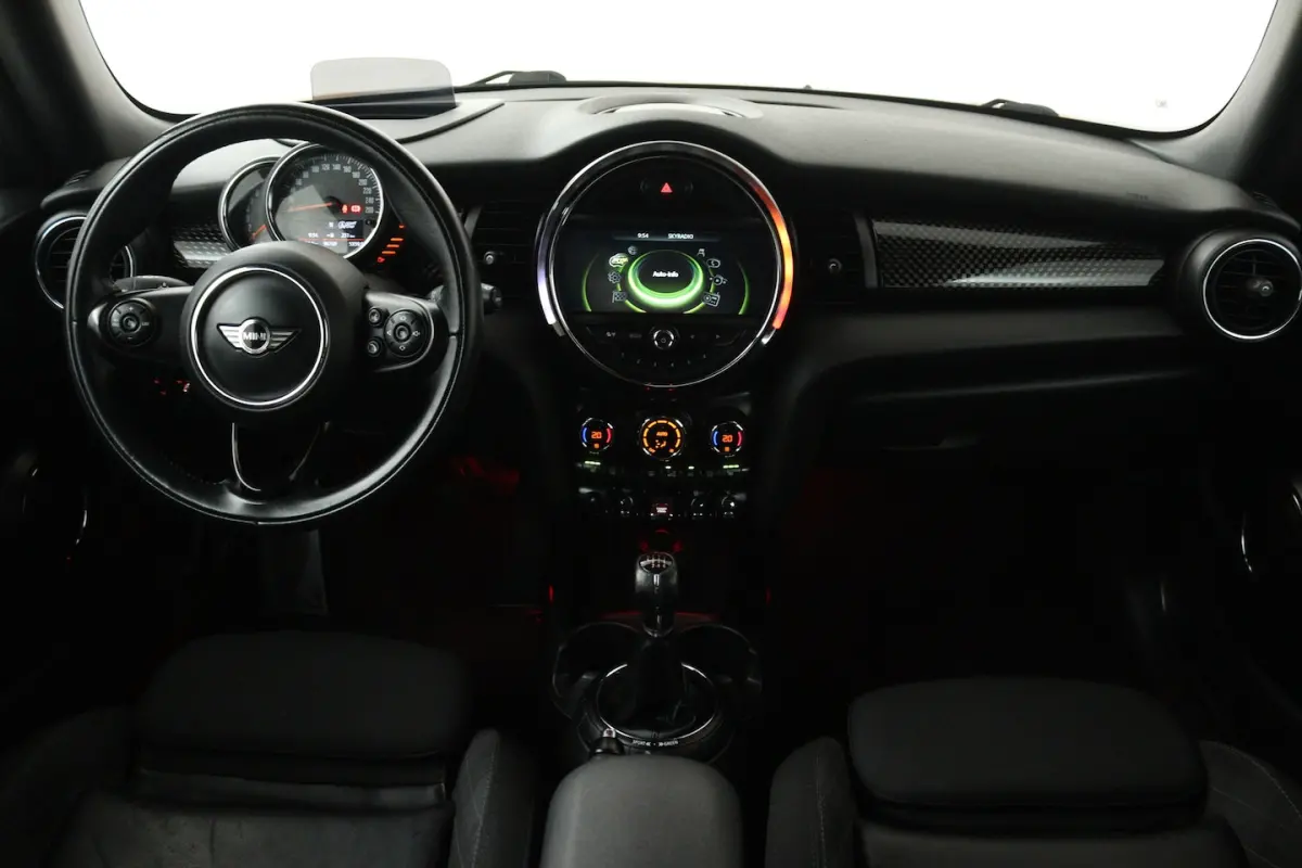 2.0 Cooper S Chili Serious Business (GROOT-NAVIGATIE, HEAD-UP, STOELVERWARMING, DEALER OND