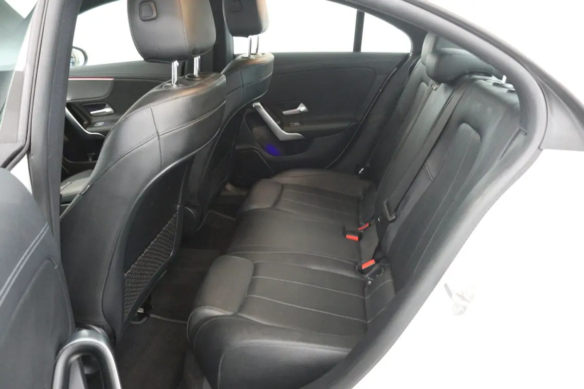 250 e Business Solution Luxury Limited (SFEERVERLICHTING, CAMERA, PDC, LED, 1e EIGENAAR)