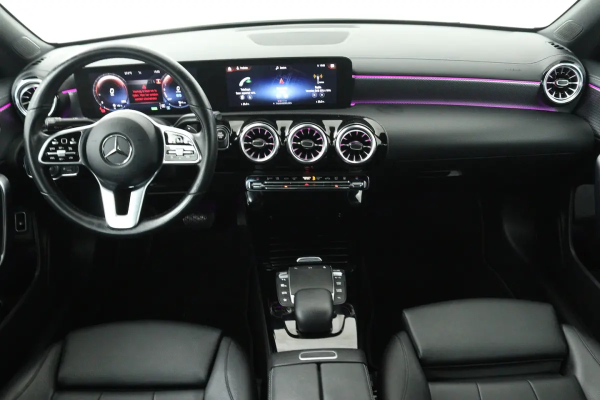 250 e Business Solution Luxury Limited (SFEERVERLICHTING, CAMERA, PDC, LED, 1e EIGENAAR)