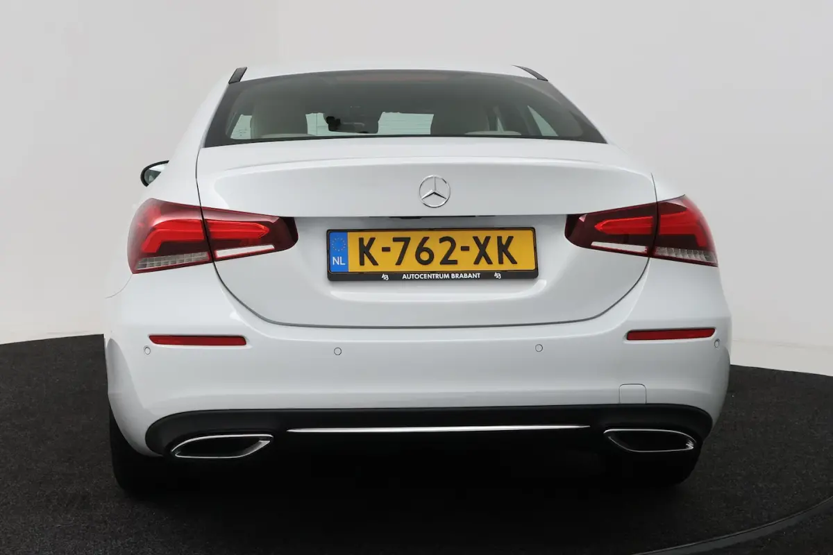 180 Business Solution Luxury (SFEERVERLICHTING, STOELVERWARMING, 1e EIGENAAR, ACHTERUITRIJ