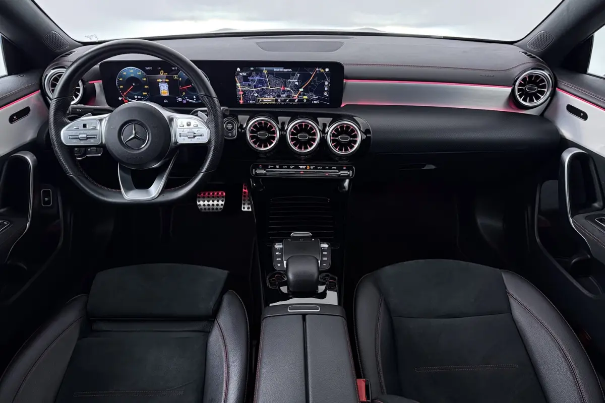 200 Business Solution AMG (PANORAMADAK, STOELVERWARMING, SFEERVERLICHTING, CAMERA, CRUISE