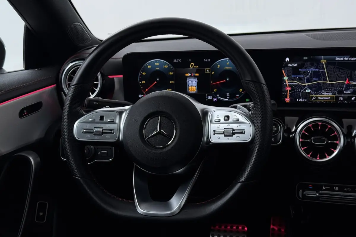 200 Business Solution AMG (PANORAMADAK, STOELVERWARMING, SFEERVERLICHTING, CAMERA, CRUISE