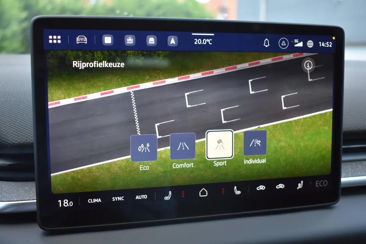 50kWh ev life 125kW aut | STEUNHAAK | CAMERA | STUUR + STOEL VERW. | FULL.LED | APP.CONNECT | KEYLESS | ADAPT.CRUISE | CLIMA 2 ZONES |