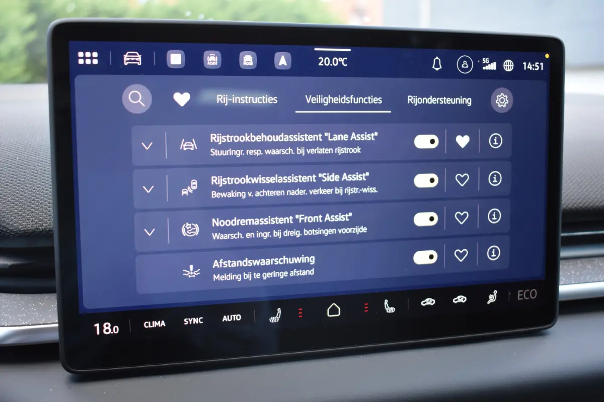 50kWh ev life 125kW aut | STEUNHAAK | CAMERA | STUUR + STOEL VERW. | FULL.LED | APP.CONNECT | KEYLESS | ADAPT.CRUISE | CLIMA 2 ZONES |