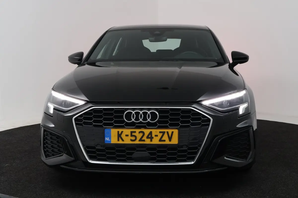 30 TFSI S edition (STOELVERWARMING, LANE-ASSIST, NAVIGATIE, PARKEERSENSOREN)
