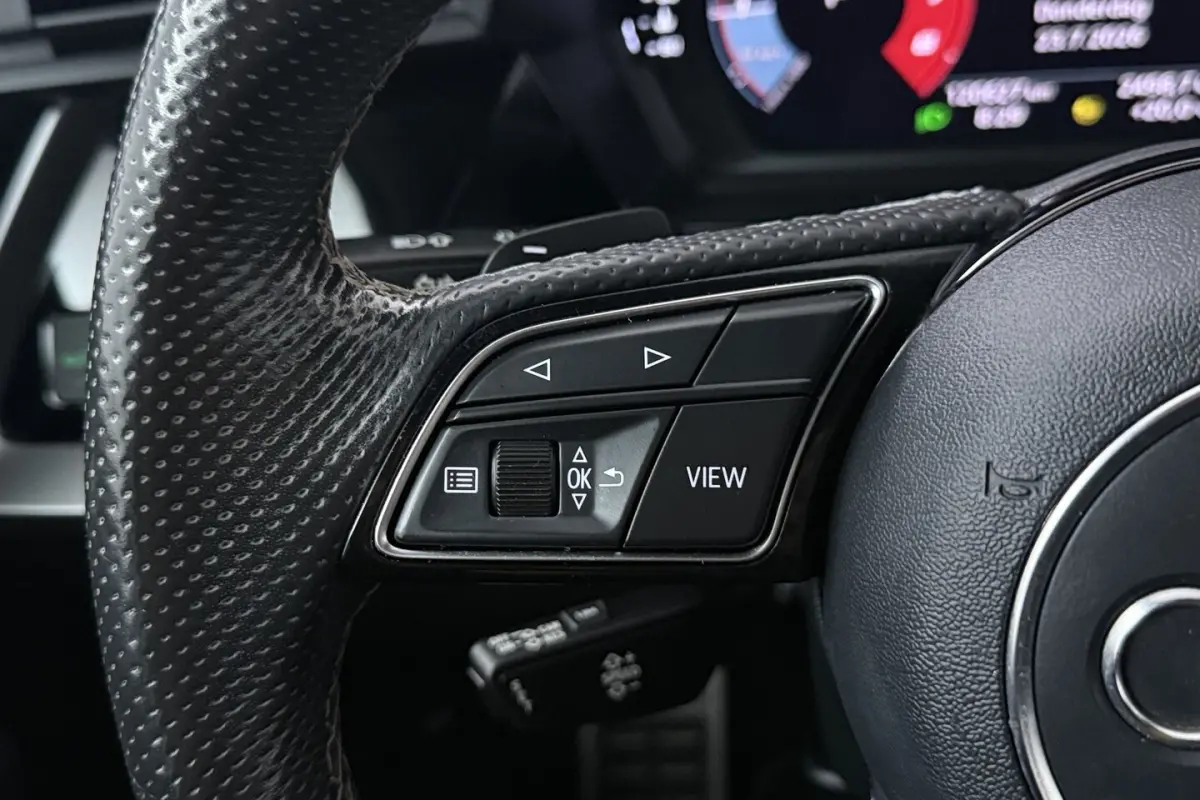 30 TFSI S edition (STOELVERWARMING, LANE-ASSIST, NAVIGATIE, PARKEERSENSOREN)